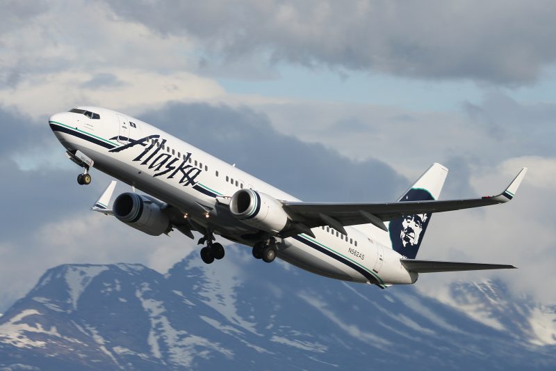 Alaska Air Group reports November 2016 operational results