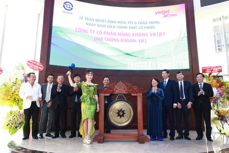 Vietjet becomes first airline to be listed on Ho Chi Minh City Stock Exchange
