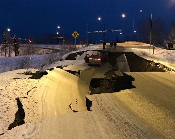 Huge 7.0 earthquake hits Anchorage, Alaska