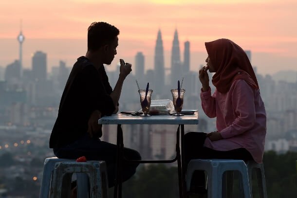 Ramadan vice squad: Malaysian officials go undercover to catch non-fasting Muslims