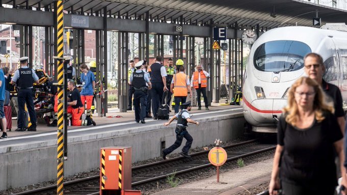 Frankfurt Main Train Station: Child killed in a possible terror attack