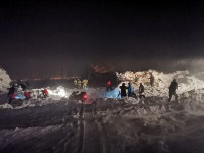Massive avalanche kills three people at Russian Arctic ski resort