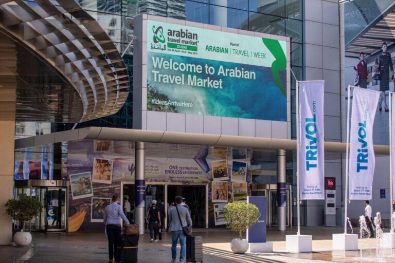 COVID stoppt nicht die weltweite Teilnahme am arabischen Reisemarkt