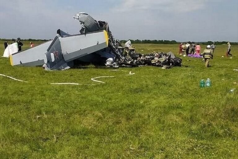 Nine people killed, several injured in Russia plane crash