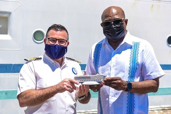 Cruise passengers delighted to visit Jamaica after two-year wait